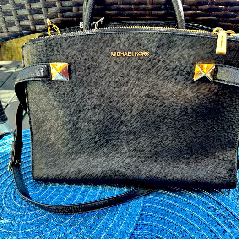 Michael Kors black leather purse